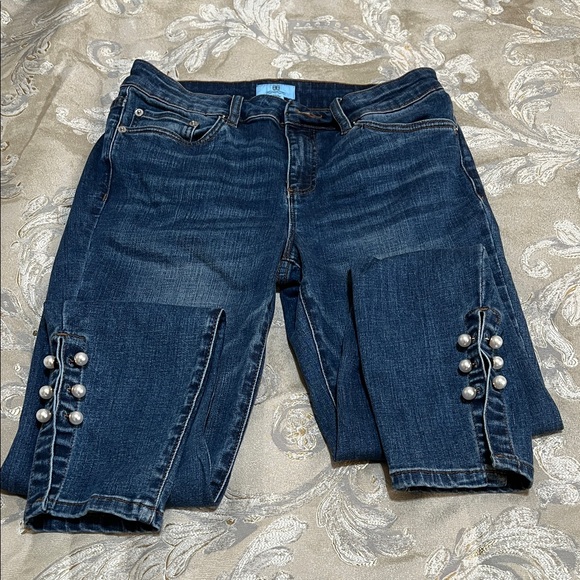 CeCe Dark Blue Cropped Jeans with Front Zipper and Silver Button Accents. - Picture 1 of 8